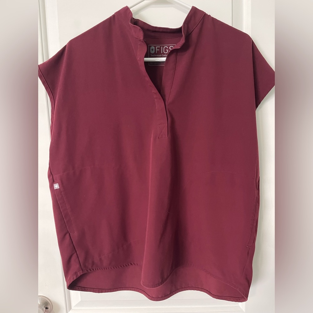 Figs Rafaela scrub top medium burgundy